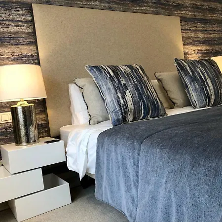 Apartment Luxury In La Isla, Walking Distance To Puerto Banus Marbella