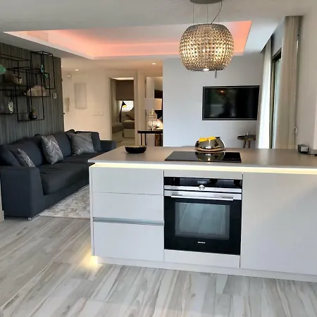 Luxury In La Isla, Walking Distance To Puerto Banus Apartment *
