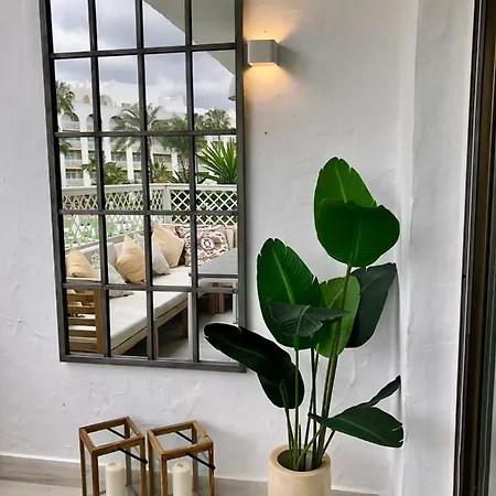 Luxury In La Isla, Walking Distance To Puerto Banus Apartment
